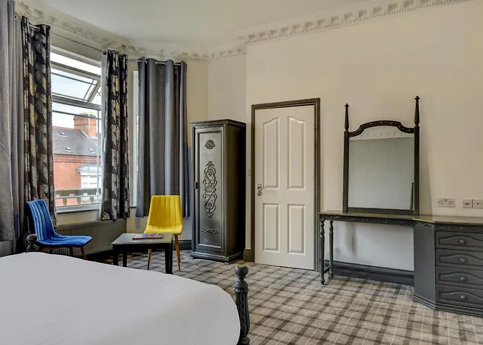 Empire Hotel