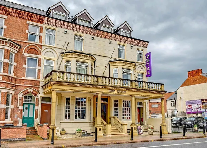 Empire Hotel