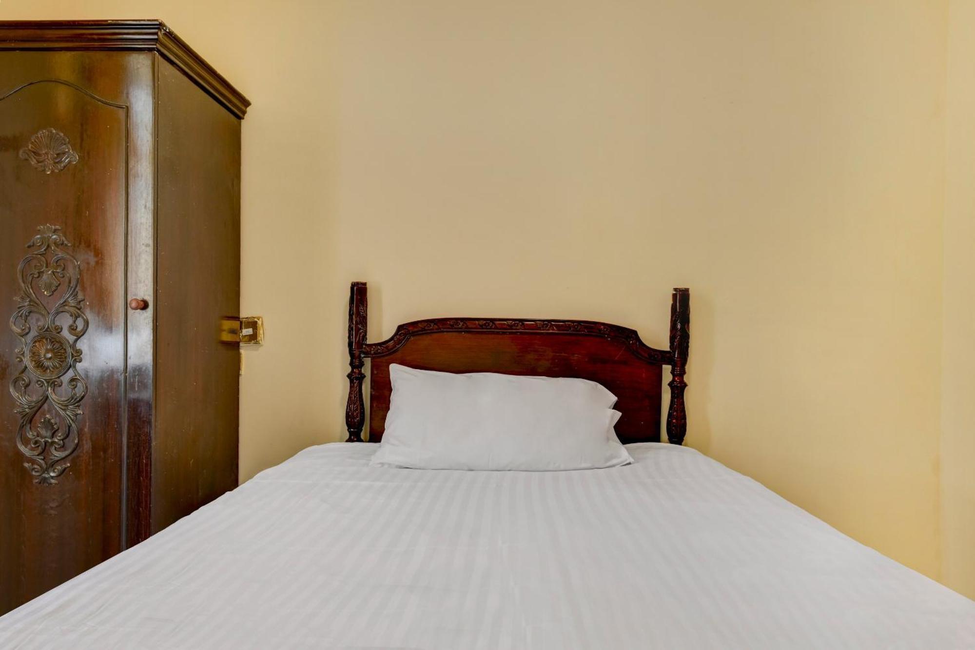 Empire Hotel 3*