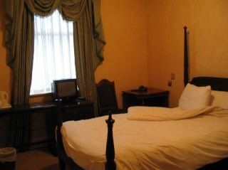 Empire Hotel
