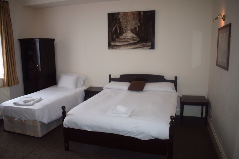 Empire Hotel